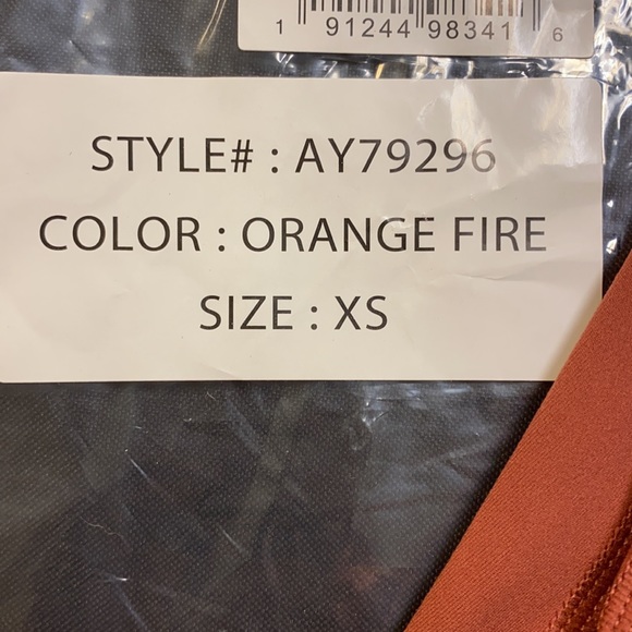 SALE!!!!!!!Brand new Yoga-lic-ious leggings - Picture 2 of 8